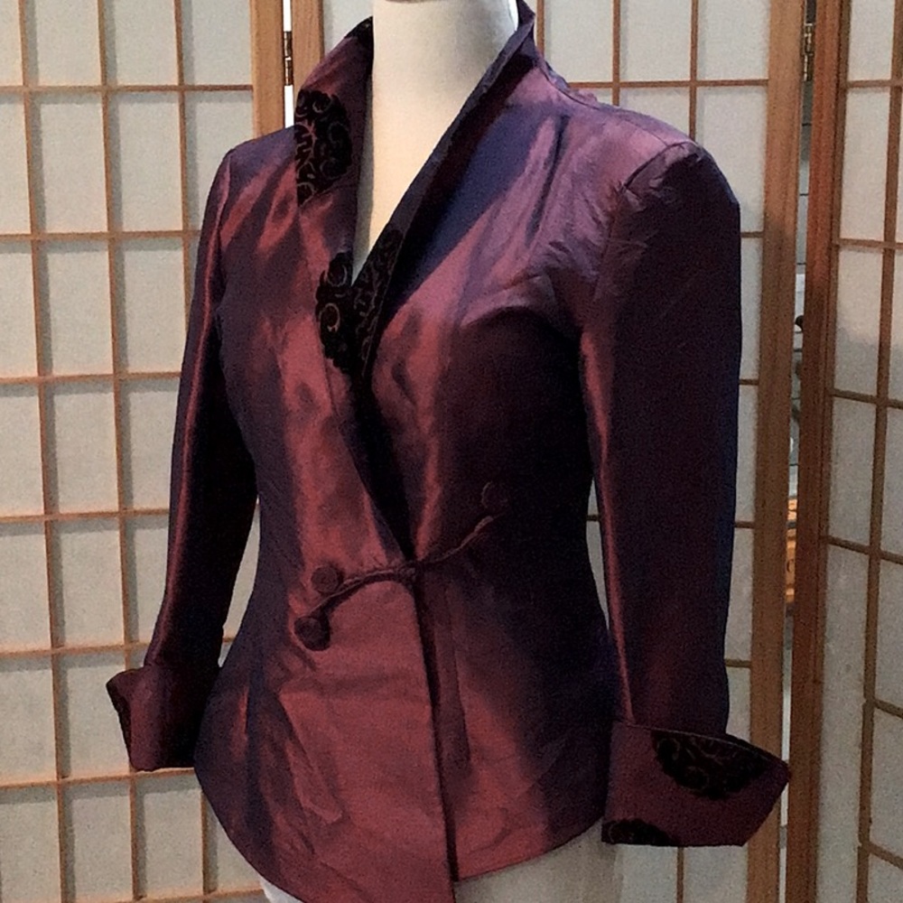 Oriental  Jacket/Top size S , feels like silk shantung bought in Hong Kong